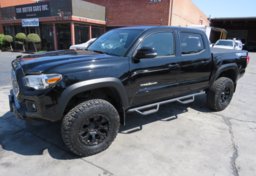 2016 Toyota Tacoma - Thumbnail 2