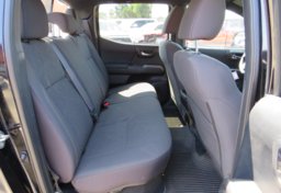 2016 Toyota Tacoma - Thumbnail 31