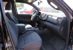 2016 Toyota Tacoma - Thumbnail 29