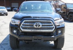 2016 Toyota Tacoma - Thumbnail 9