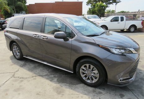 Picture of 2022 Toyota Sienna