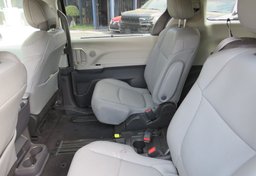 2022 Toyota Sienna - Thumbnail 28