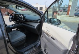 2022 Toyota Sienna - Thumbnail 19