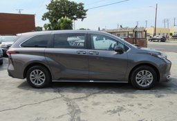 2022 Toyota Sienna - Thumbnail 5