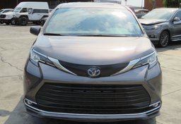 2022 Toyota Sienna - Thumbnail 11