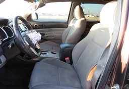 2015 Toyota Tacoma - Thumbnail 23