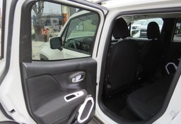 2019 Jeep Renegade - Thumbnail 20