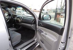 2012 Toyota Tacoma - Thumbnail 30