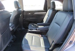 2019 Toyota Highlander - Thumbnail 23