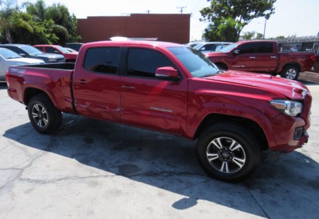 Picture of 2016 Toyota Tacoma