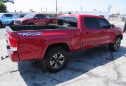2016 Toyota Tacoma - Thumbnail 5