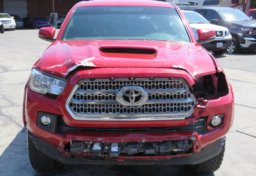 2016 Toyota Tacoma - Thumbnail 9
