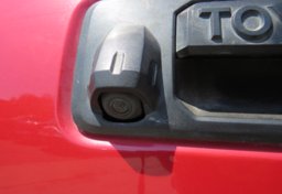 2016 Toyota Tacoma - Thumbnail 18