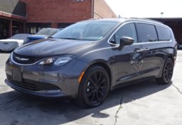 2020 Chrysler Voyager - Thumbnail 4