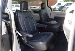 2020 Chrysler Voyager - Thumbnail 30