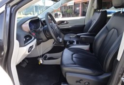 2020 Chrysler Voyager - Thumbnail 27