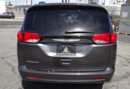 2020 Chrysler Voyager - Thumbnail 10