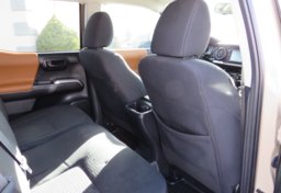 2017 Toyota Tacoma - Thumbnail 33