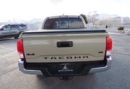 2017 Toyota Tacoma - Thumbnail 11