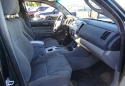 2011 Toyota Tacoma - Thumbnail 22