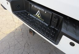 2017 Nissan Titan XD - Thumbnail 30