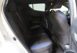 2020 Toyota C-HR - Thumbnail 28