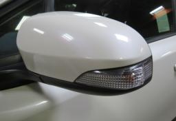 2020 Toyota C-HR - Thumbnail 13