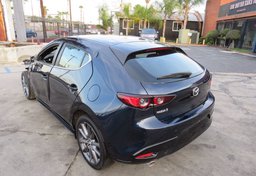 2021 Mazda Mazda3 Hatchback - Thumbnail 11