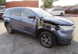 2016 Toyota Highlander - Thumbnail 2