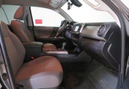 2018 Toyota Tacoma - Thumbnail 29