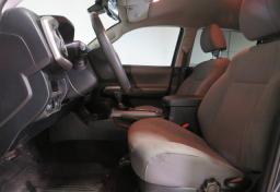 2018 Toyota Tacoma - Thumbnail 32