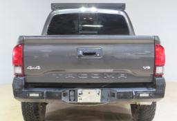 2018 Toyota Tacoma - Thumbnail 11