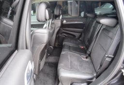 2013 Jeep Grand Cherokee SRT - Thumbnail 32