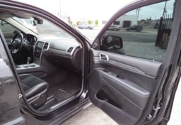 2013 Jeep Grand Cherokee SRT - Thumbnail 23