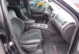 2013 Jeep Grand Cherokee SRT - Thumbnail 27