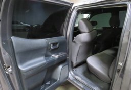 2017 Toyota Tacoma - Thumbnail 21