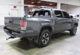 2017 Toyota Tacoma - Thumbnail 7