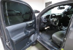 2017 Toyota Tacoma - Thumbnail 19