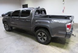 2017 Toyota Tacoma - Thumbnail 6
