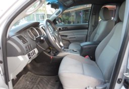 2014 Toyota Tacoma - Thumbnail 27