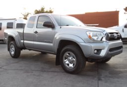2014 Toyota Tacoma - Thumbnail 3