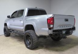 2020 Toyota Tacoma - Thumbnail 9