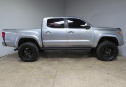2020 Toyota Tacoma - Thumbnail 6