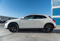 2018 Mercedes-Benz GLA - Thumbnail 11