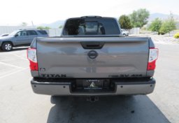 2019 Nissan Titan - Thumbnail 13