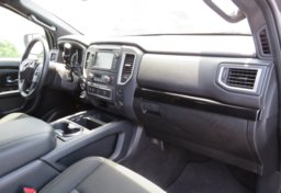 2019 Nissan Titan - Thumbnail 31