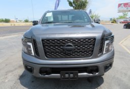 2019 Nissan Titan - Thumbnail 12