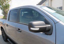 2019 Nissan Titan - Thumbnail 16