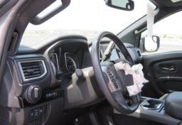 2019 Nissan Titan - Thumbnail 30