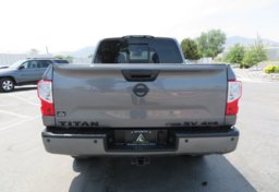 2019 Nissan Titan - Thumbnail 14